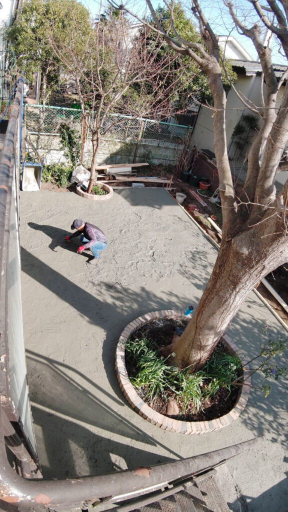 2021年3月 神奈川県川崎市麻生区 Y様邸 タイルテラス新設 設計 + 施工　施工中